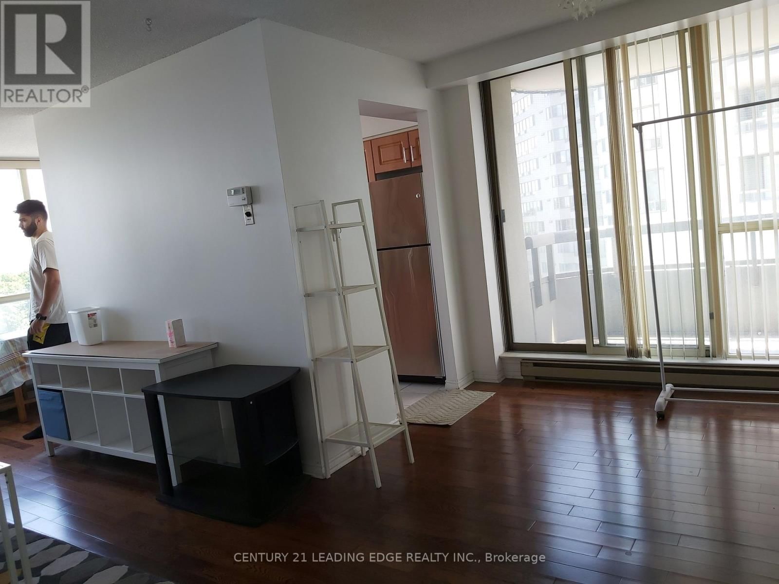 1011 - 160 ALTON TOWERS CIRCLE Image 10