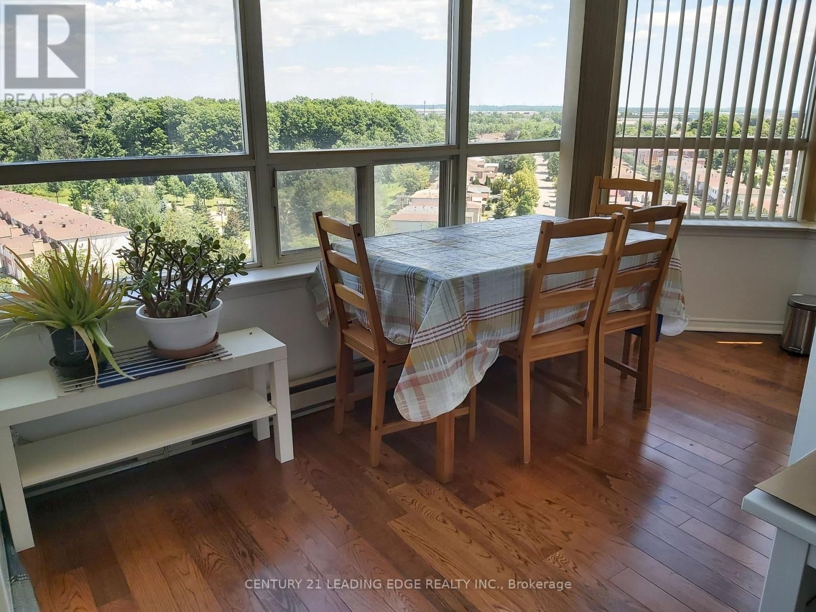 1011 - 160 ALTON TOWERS CIRCLE Image 14