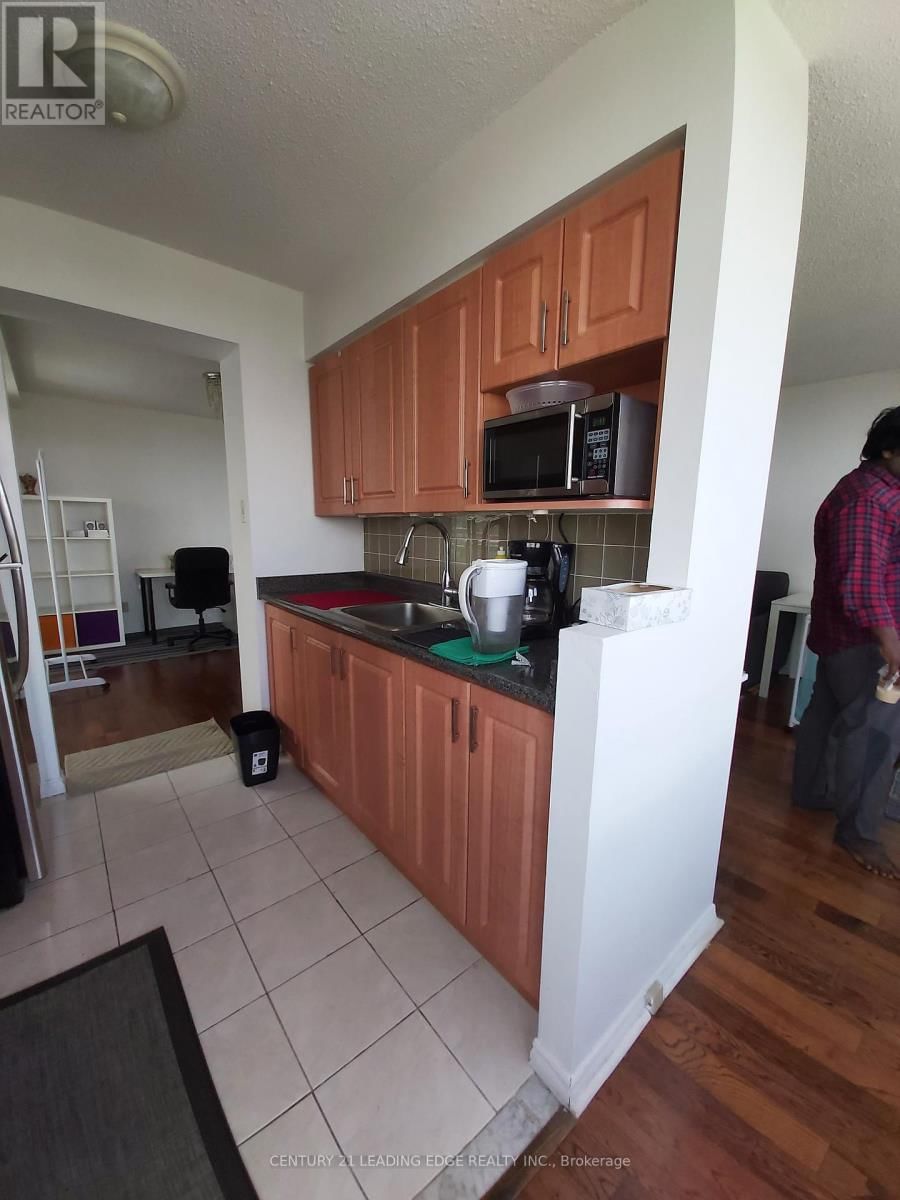 1011 - 160 ALTON TOWERS CIRCLE Image 15