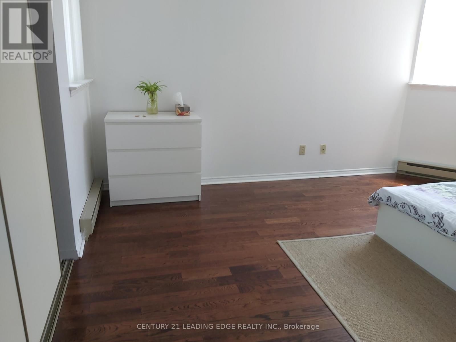 1011 - 160 ALTON TOWERS CIRCLE Image 7