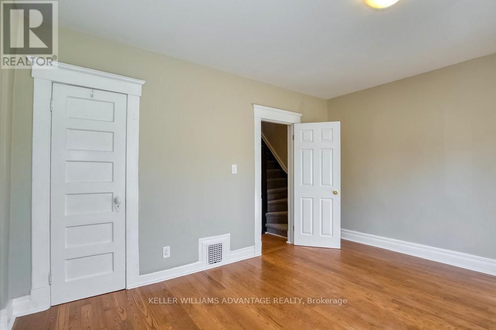 218 BROADVIEW AVENUE Image 21