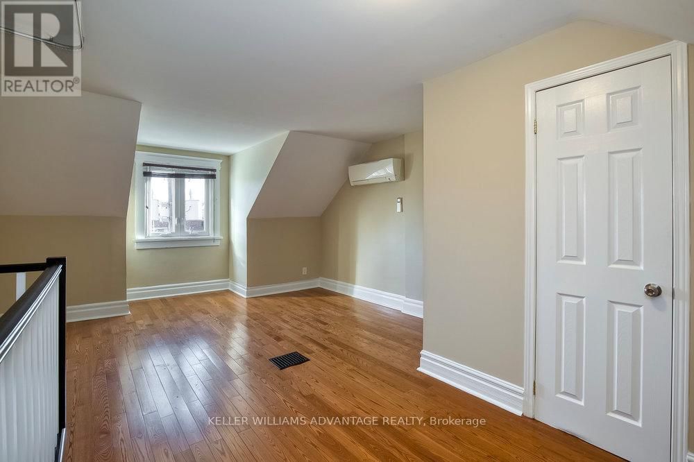 218 BROADVIEW AVENUE Image 23