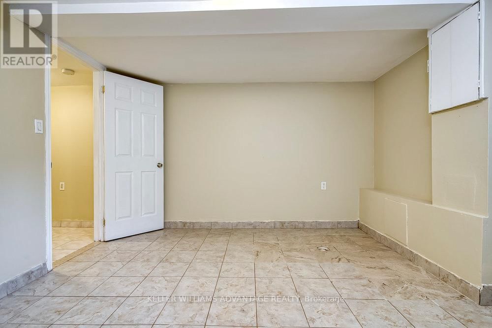 218 BROADVIEW AVENUE Image 38