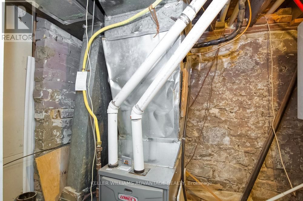 218 BROADVIEW AVENUE Image 40