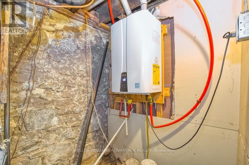 218 BROADVIEW AVENUE Image 41