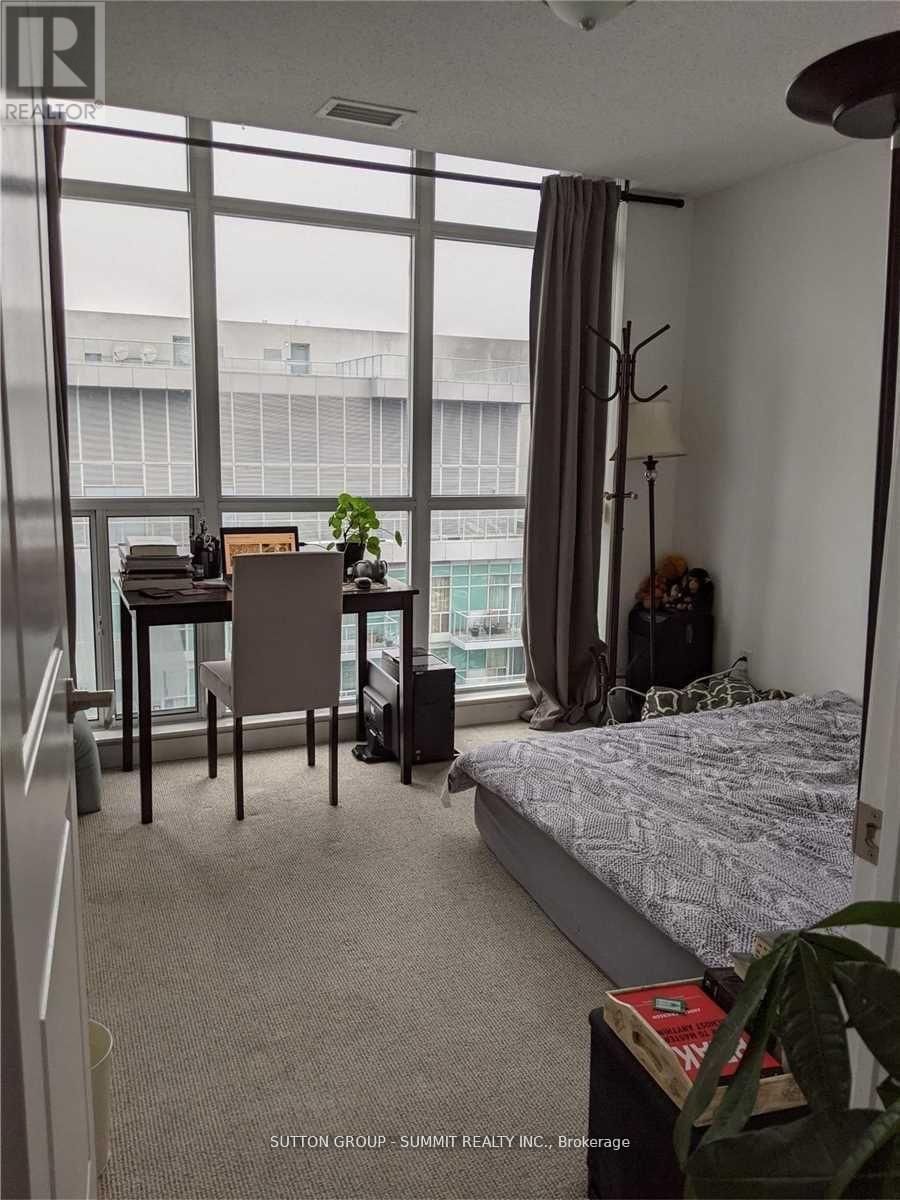 3904 - 50 TOWN CENTRE COURT Image 12