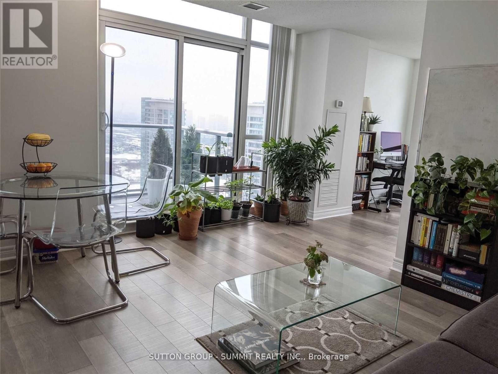 3904 - 50 TOWN CENTRE COURT Image 3