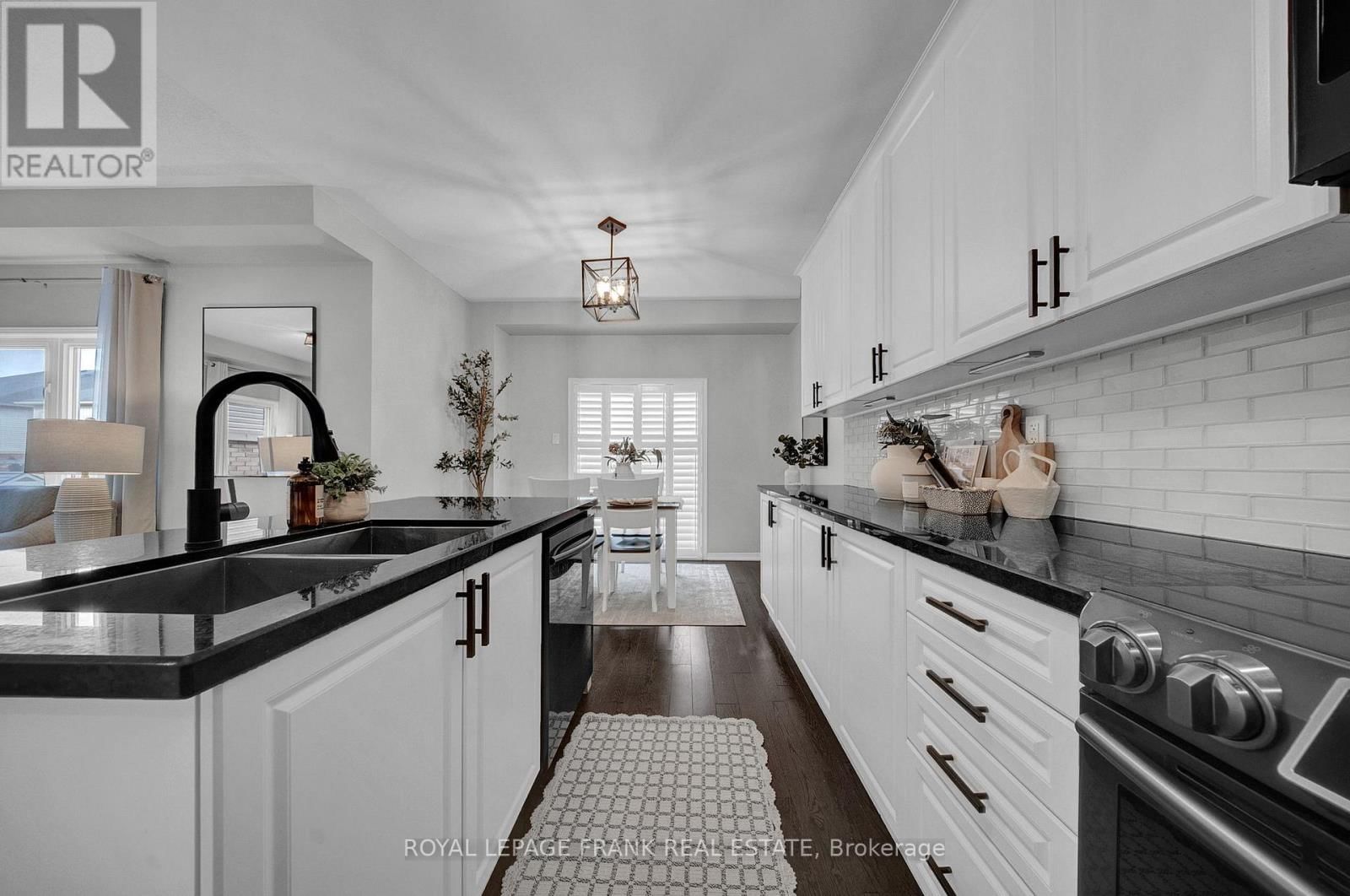 19 JACK ROACH ST STREET Image 11