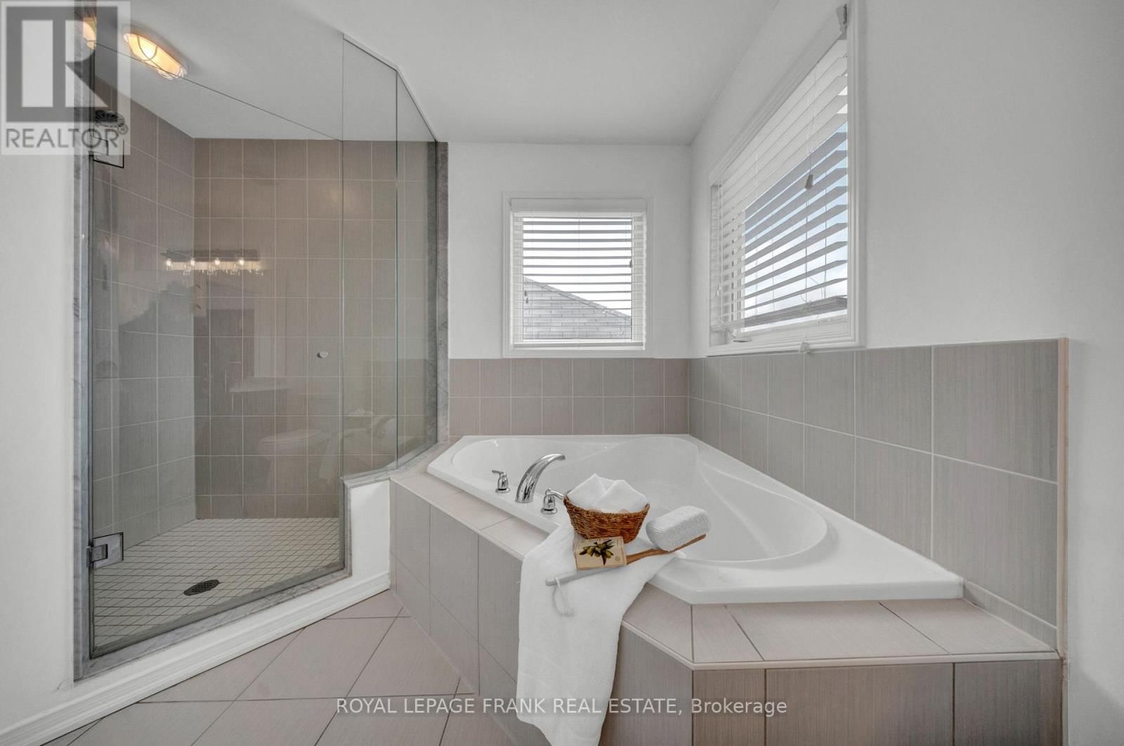 19 JACK ROACH ST STREET Image 27