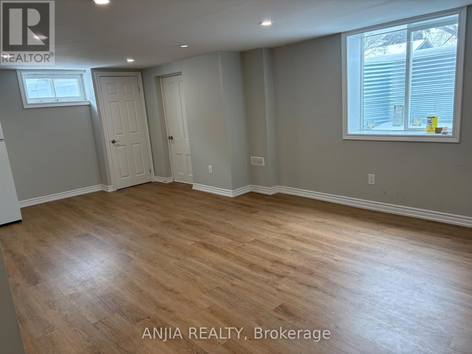 Lower - 473 GIBBONS STREET Image 1