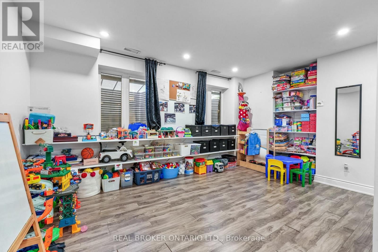 32B CEDAR DRIVE Image 34