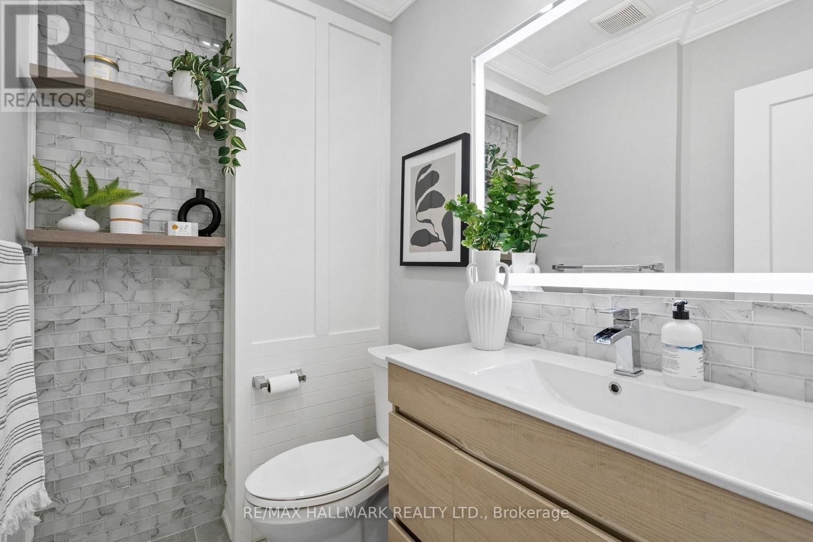 394 MAIN STREET Image 13