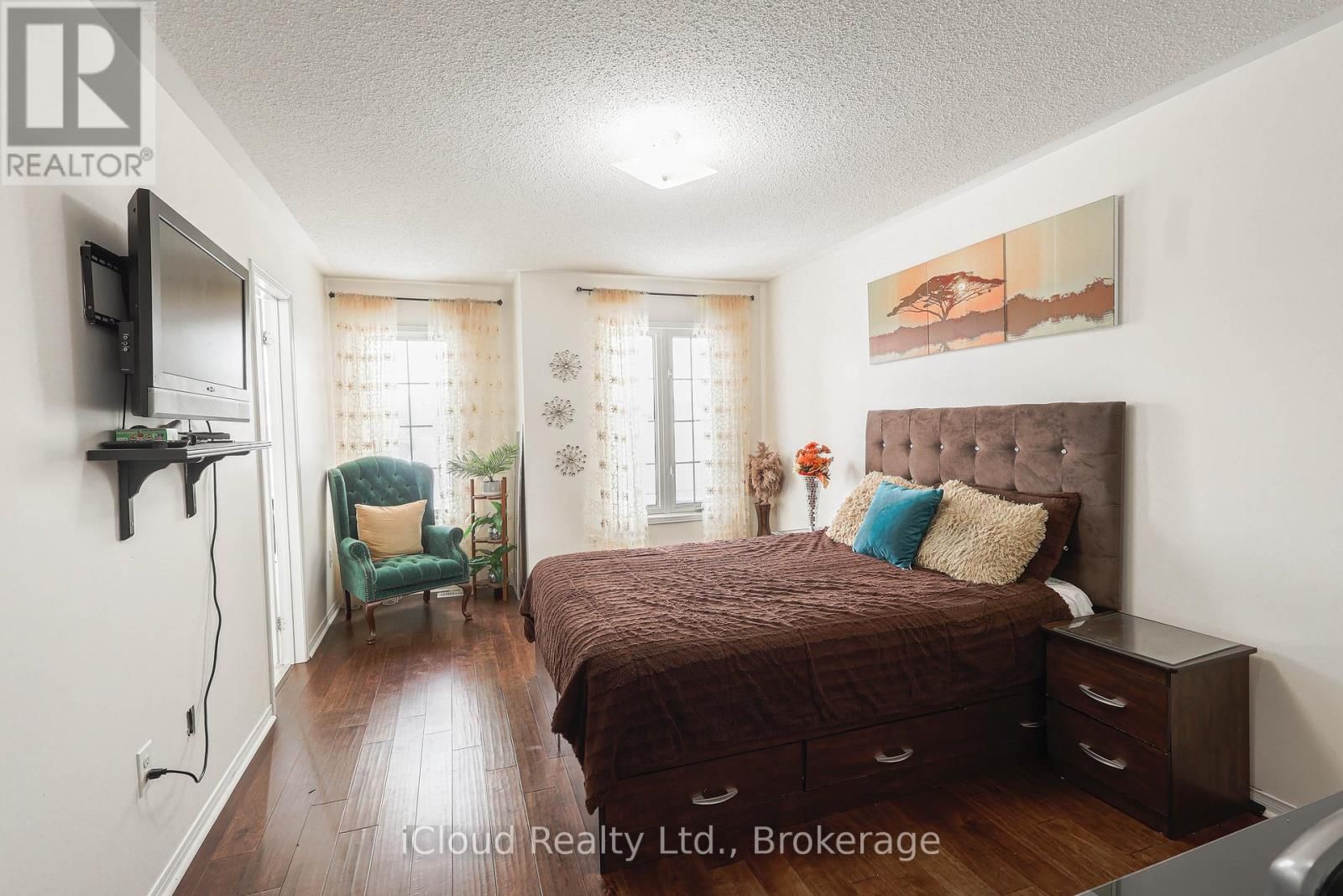 55 MAIDSTONE WAY Image 18