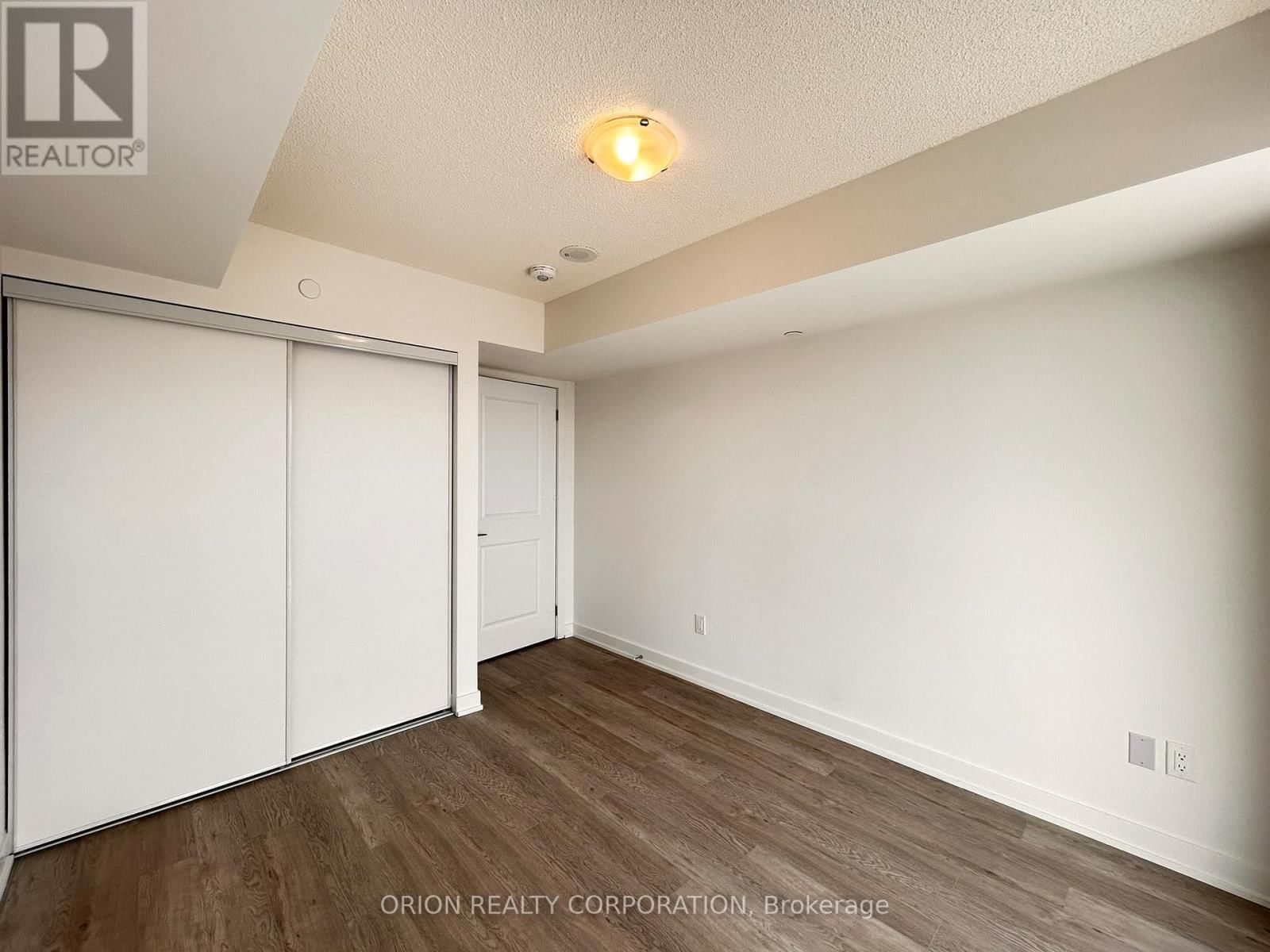 2404 - 1010 SANDY BEACH ROAD Image 10