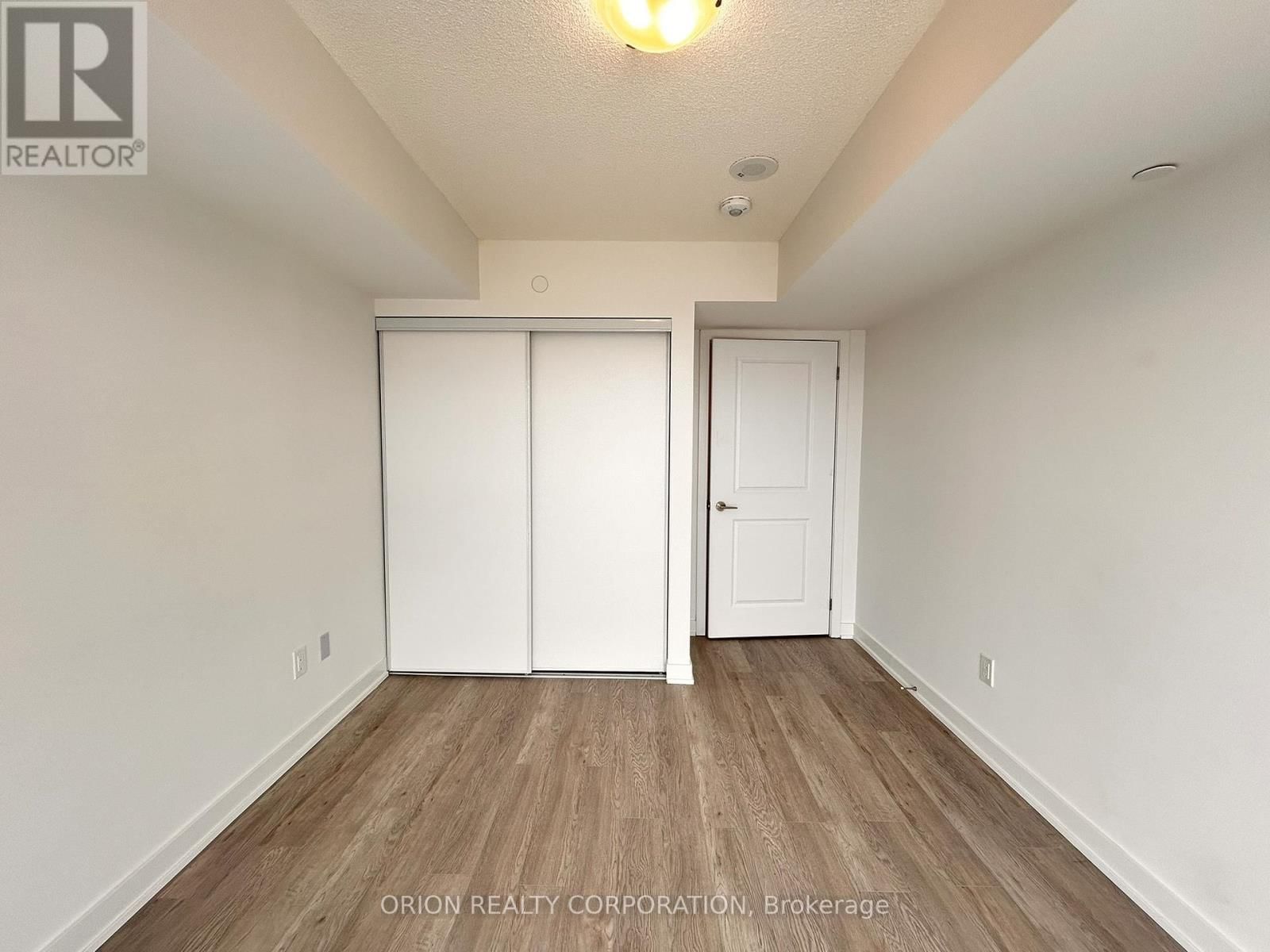 2404 - 1010 SANDY BEACH ROAD Image 11