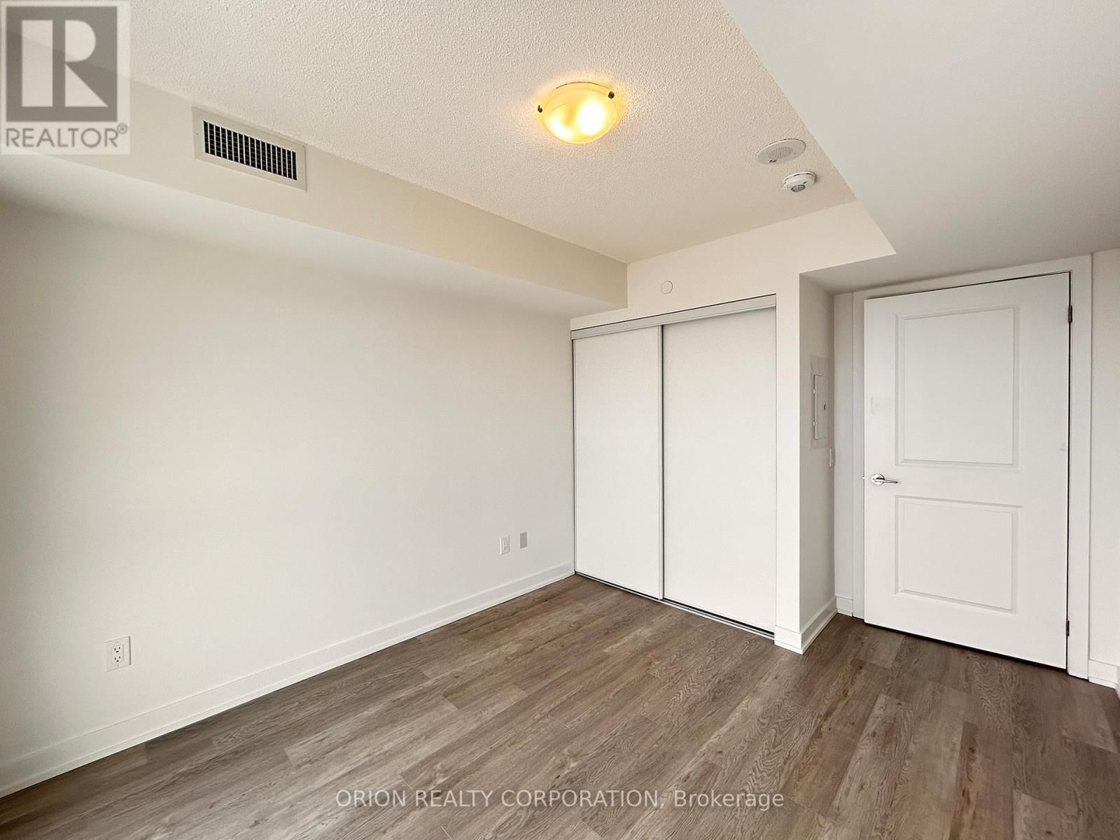 2404 - 1010 SANDY BEACH ROAD Image 12