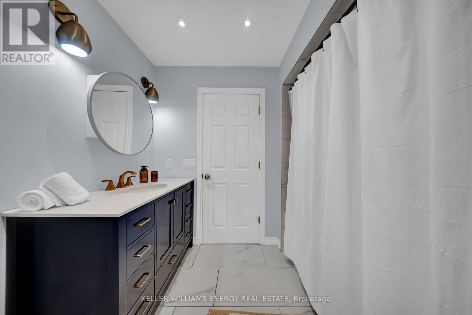 20 HEARTHSTONE CRESCENT Image 32