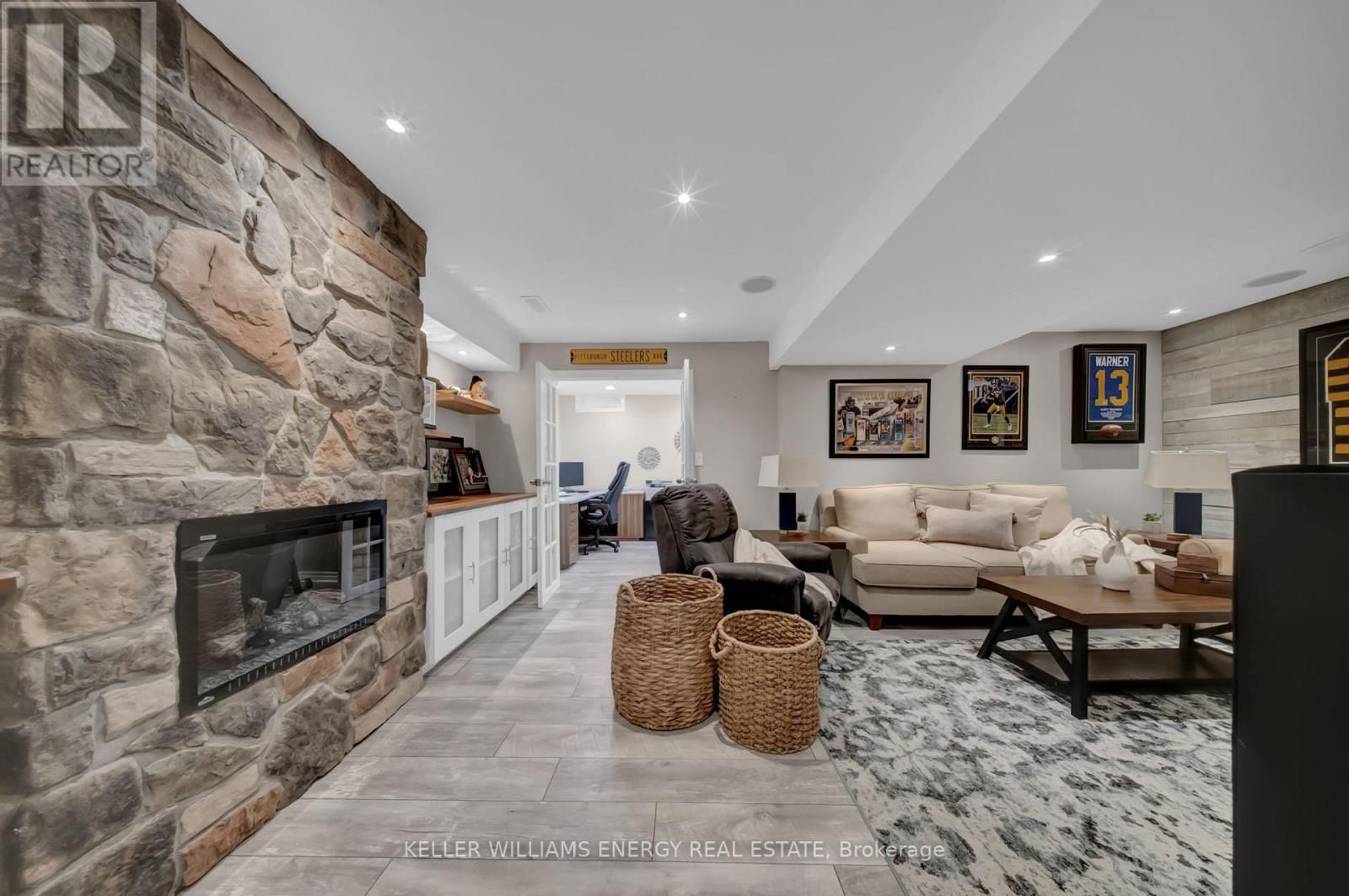 20 HEARTHSTONE CRESCENT Image 41