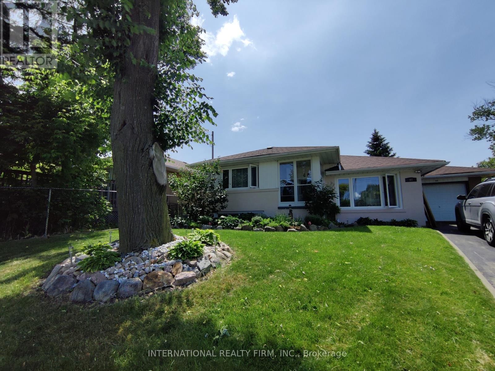 48 HOLFORD CRESCENT Image 1