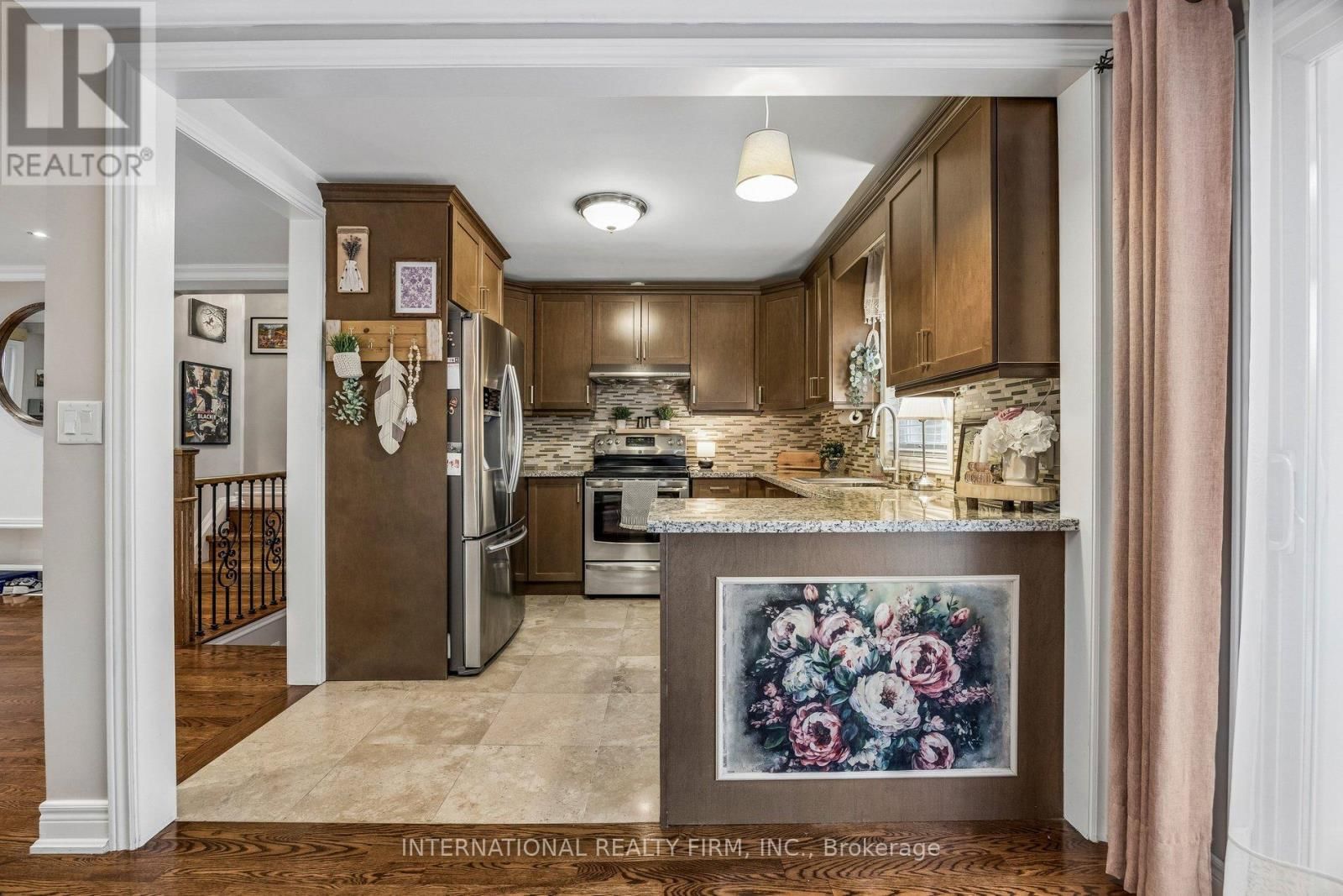 48 HOLFORD CRESCENT Image 15