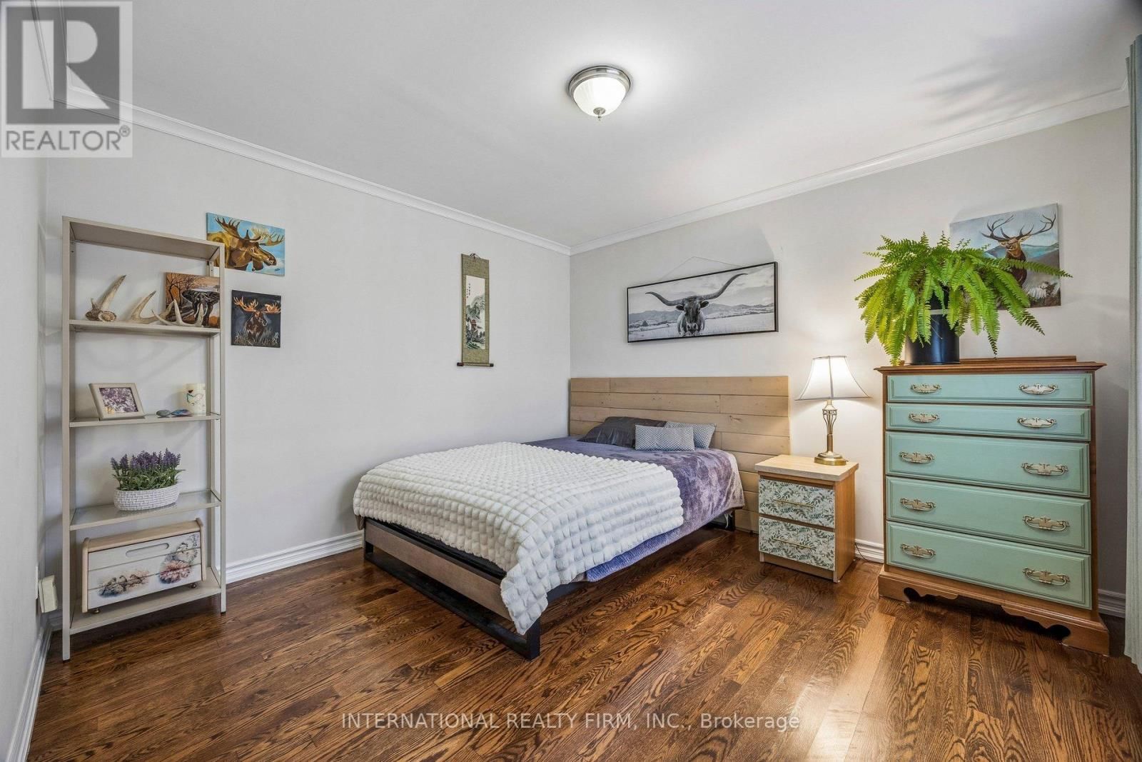 48 HOLFORD CRESCENT Image 26