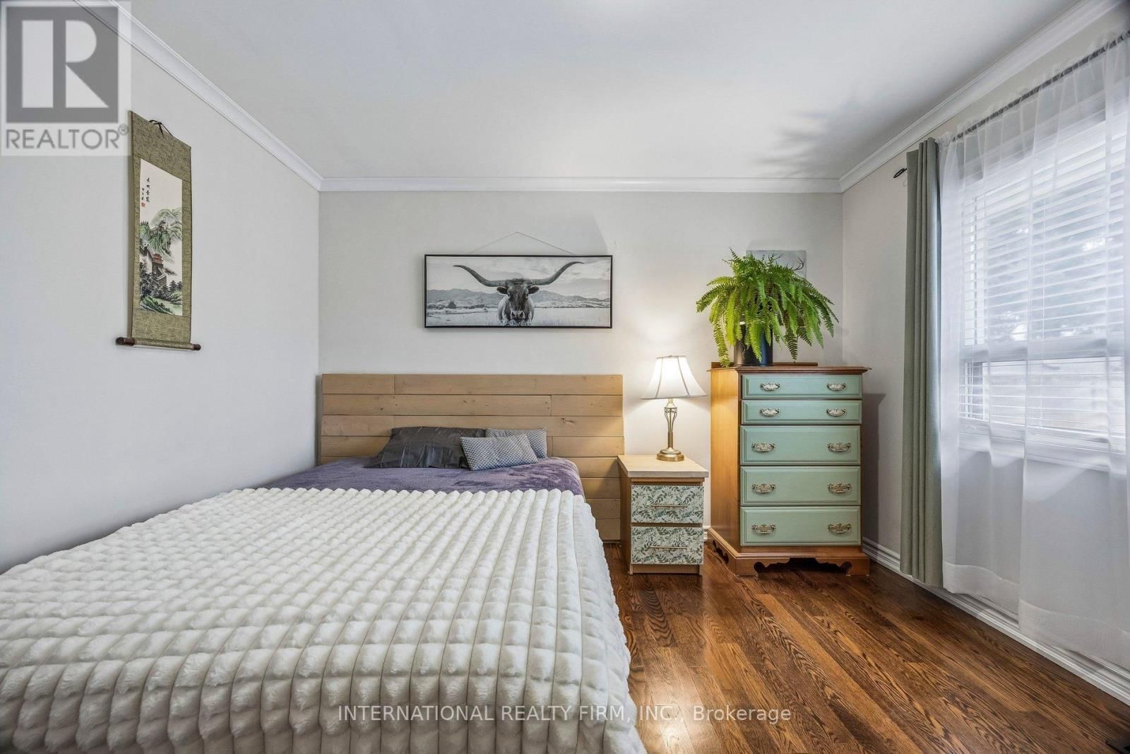 48 HOLFORD CRESCENT Image 27