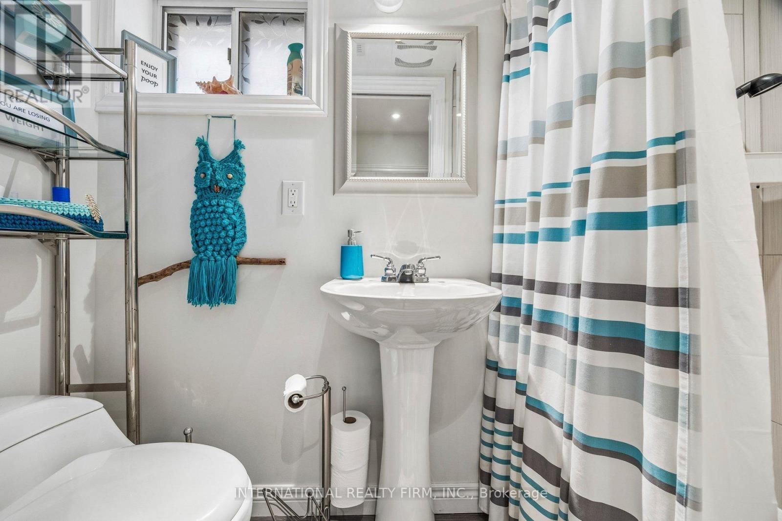 48 HOLFORD CRESCENT Image 35