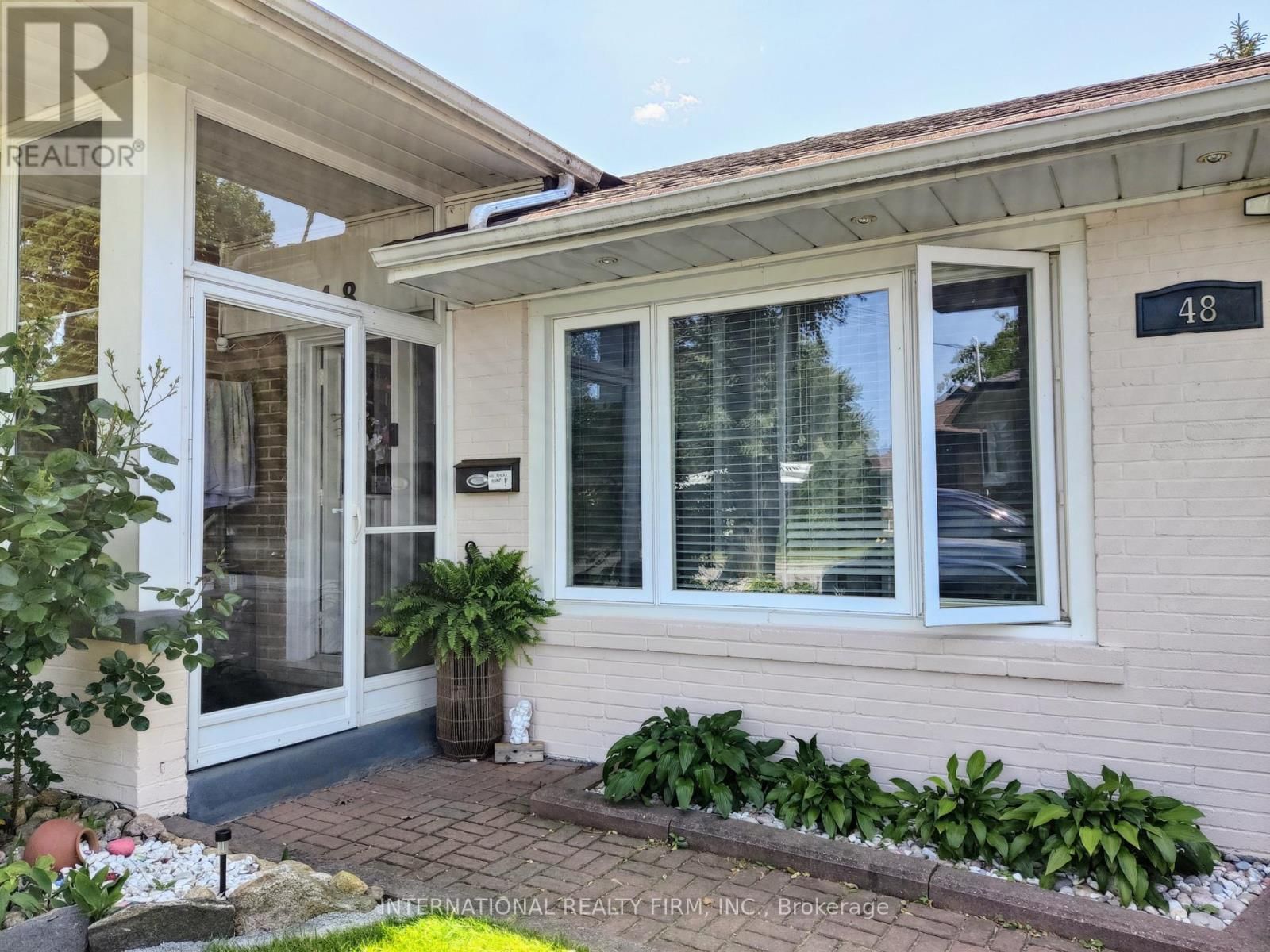 48 HOLFORD CRESCENT Image 40