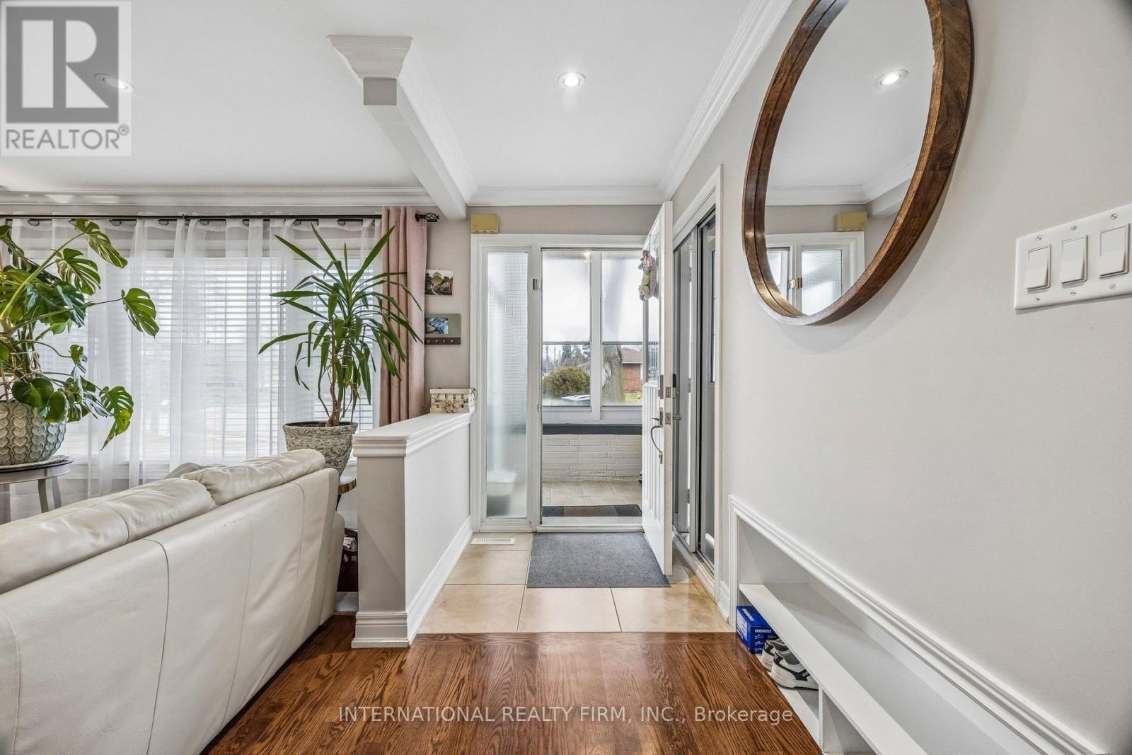 48 HOLFORD CRESCENT Image 5