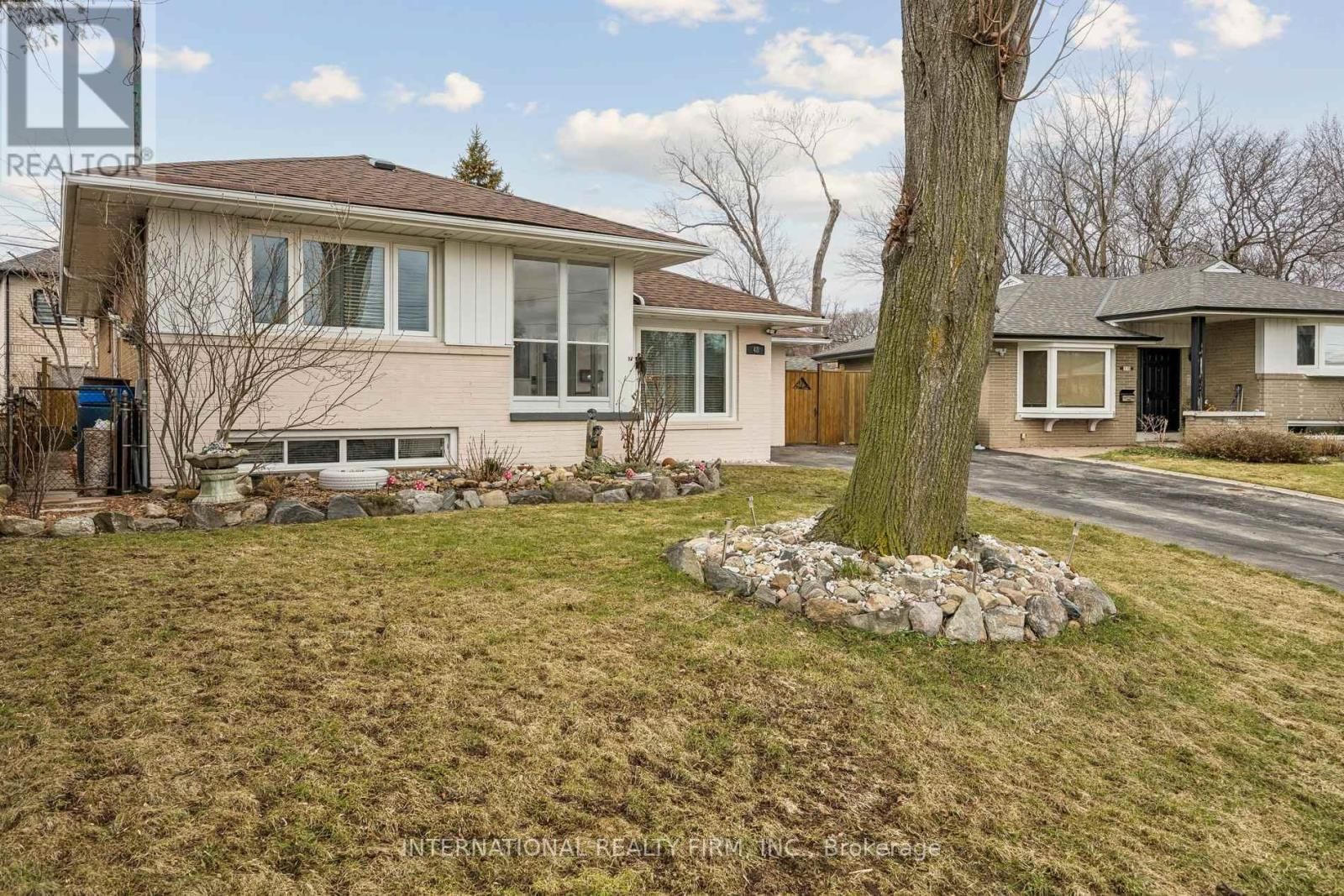 48 HOLFORD CRESCENT Image 9