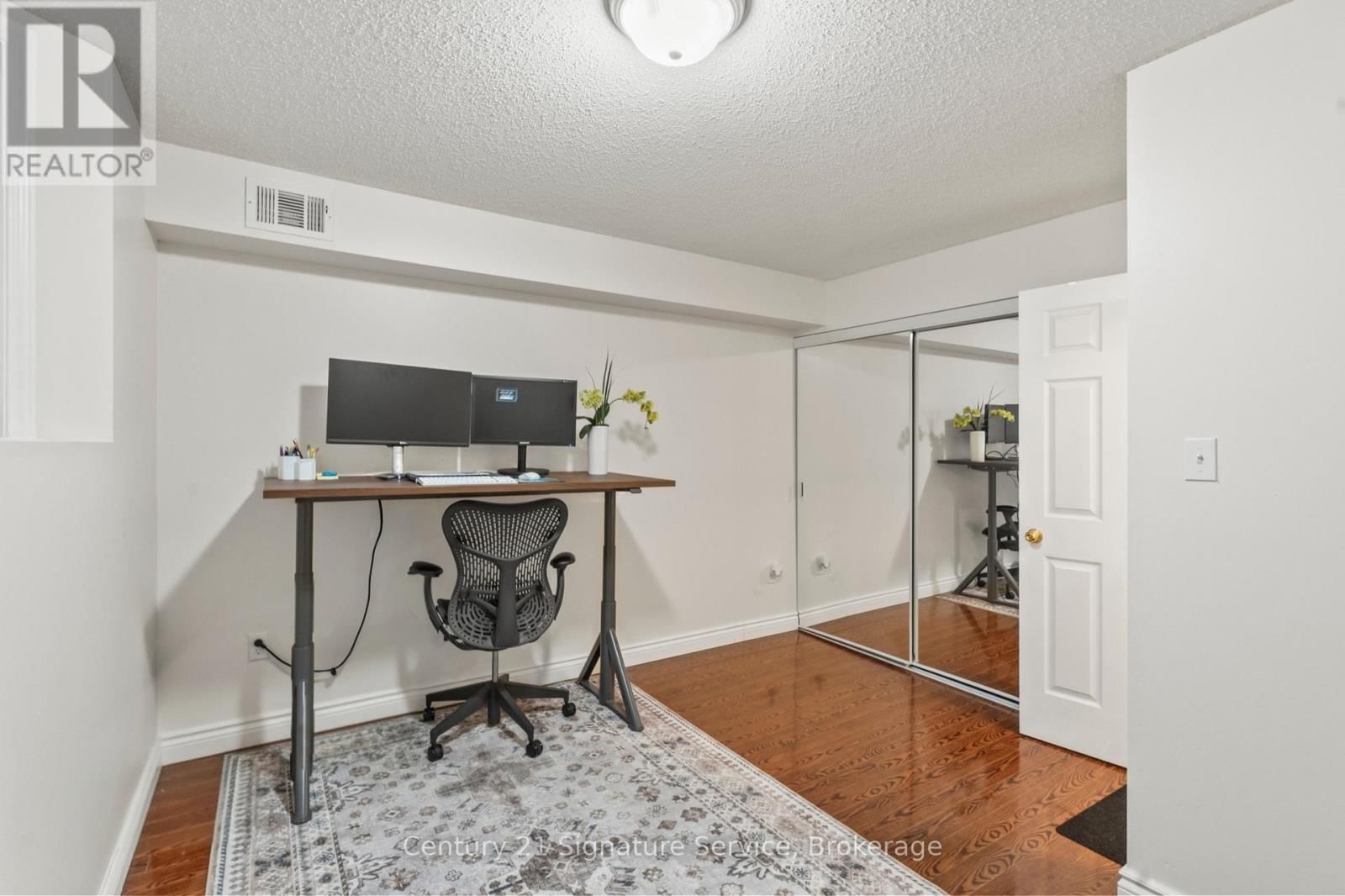 1 - 24 PETRA WAY Image 20