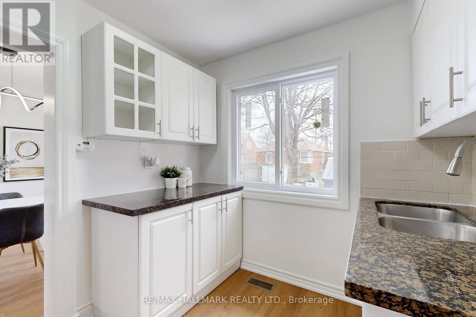 16 MARCHINGTON CIRCLE Image 13