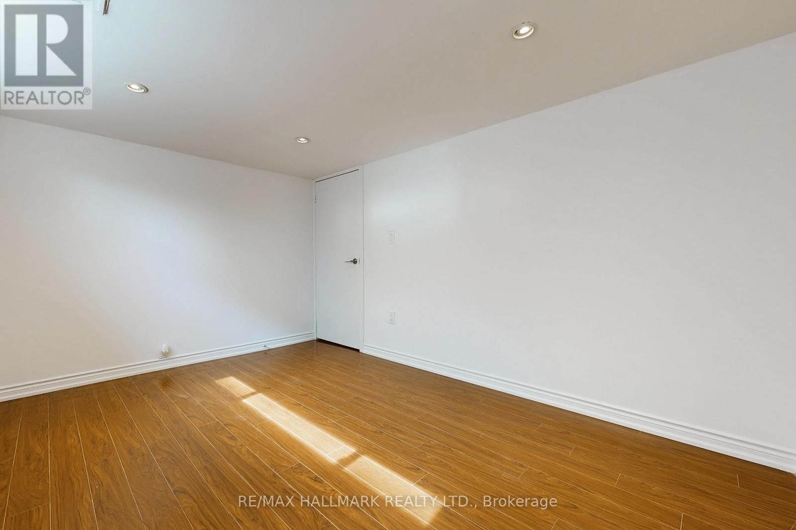 16 MARCHINGTON CIRCLE Image 37