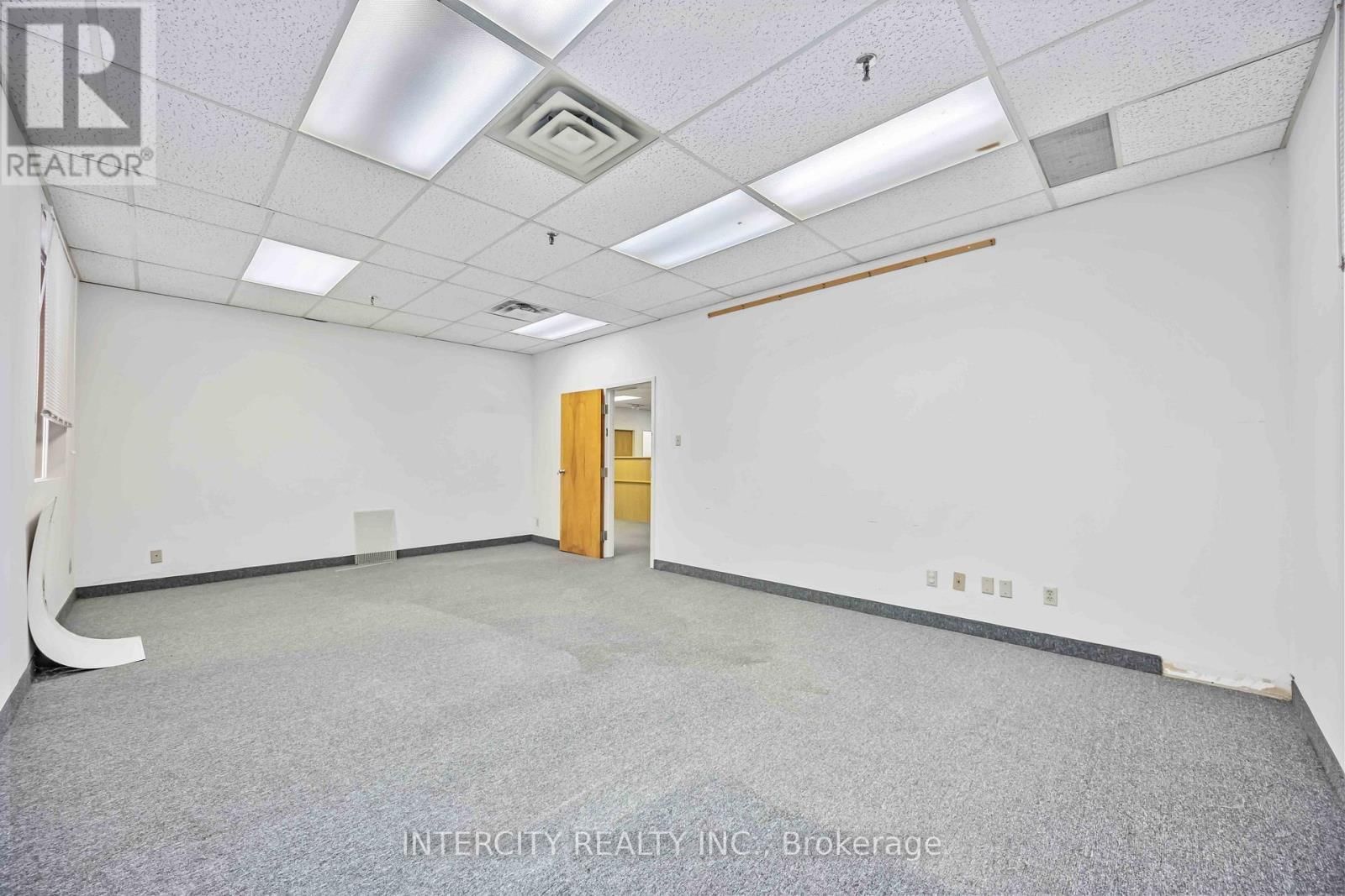 65 MELFORD DRIVE Image 16