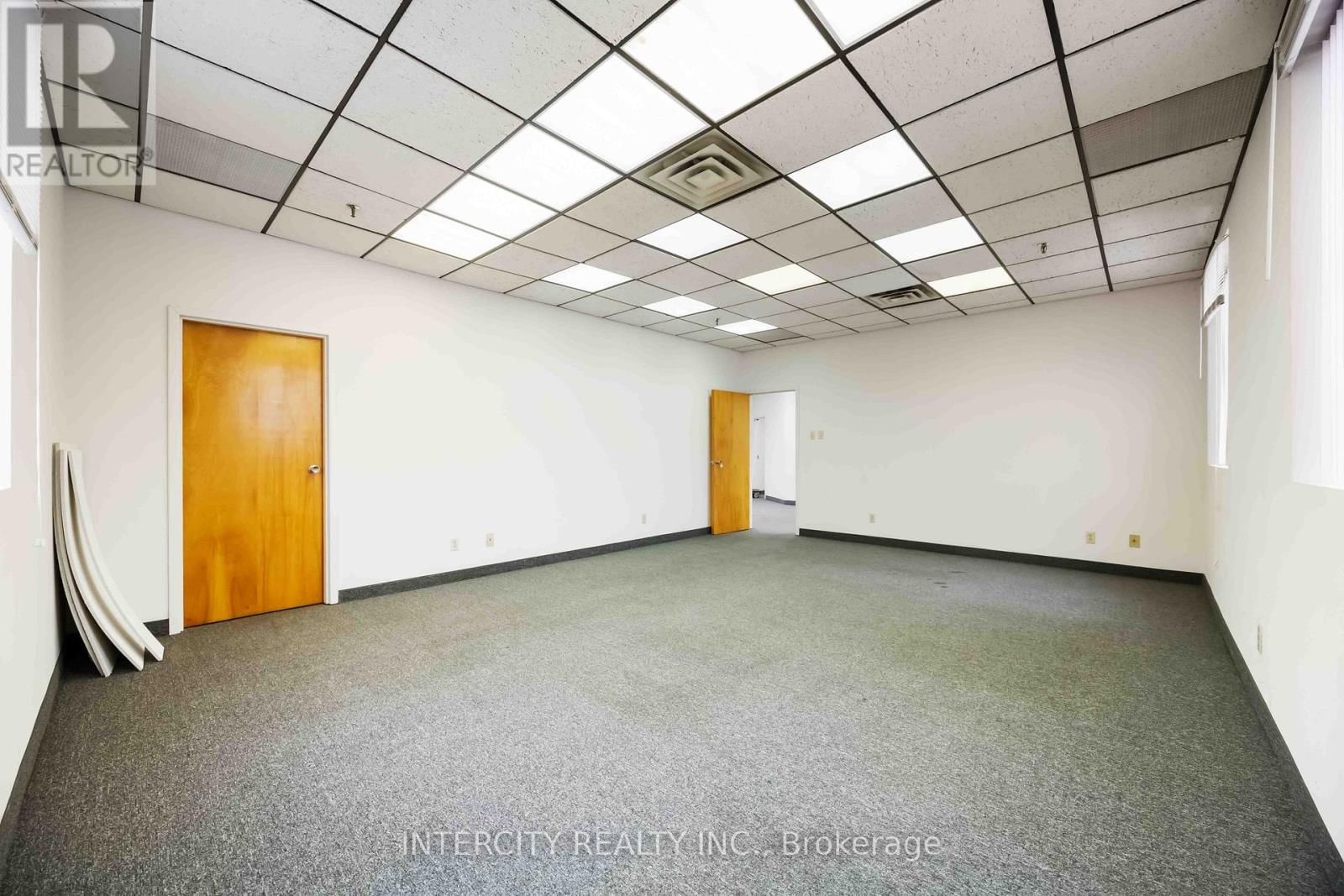 Unit A/B - 65 MELFORD DRIVE Image 36