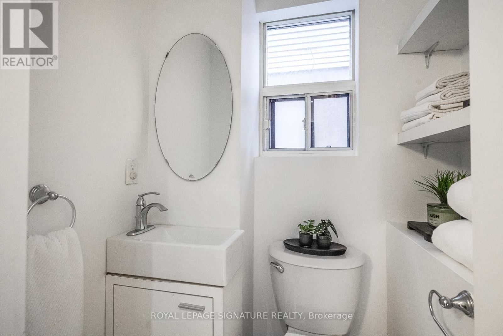 216 PARKMOUNT ROAD Image 17