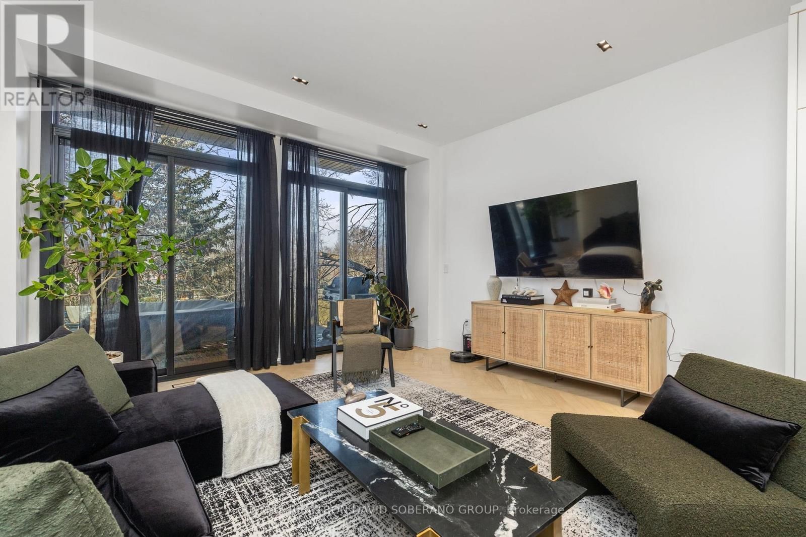 90 EAST LYNN AVENUE Image 16