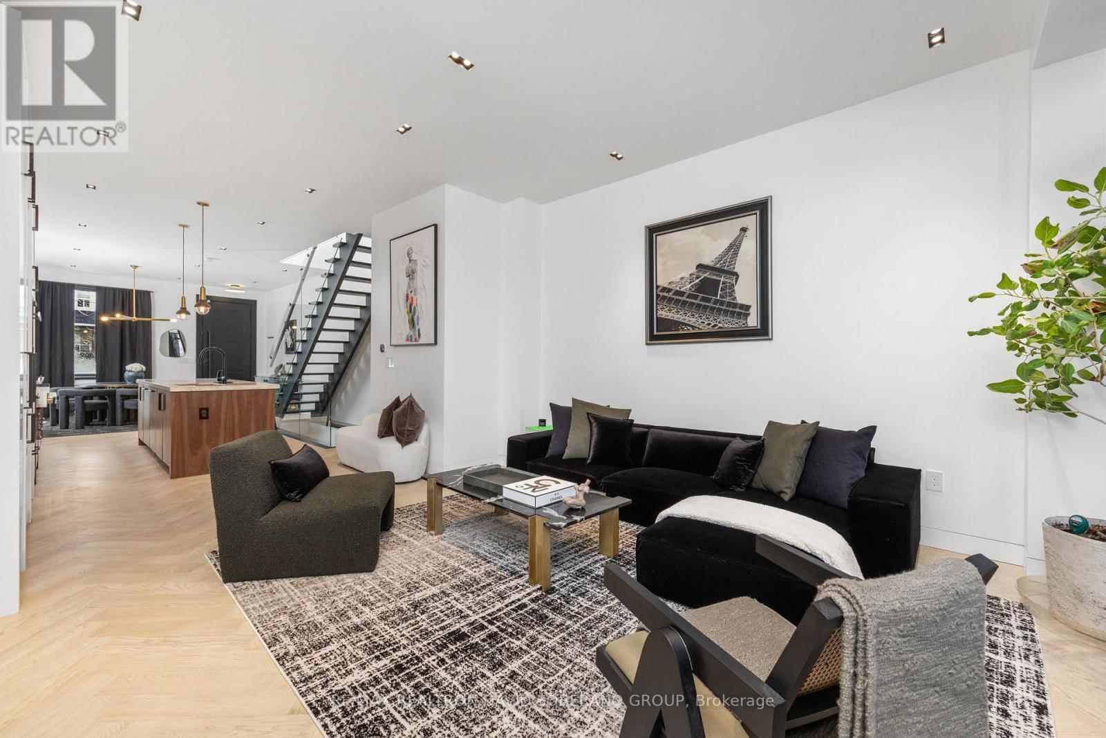 90 EAST LYNN AVENUE Image 17