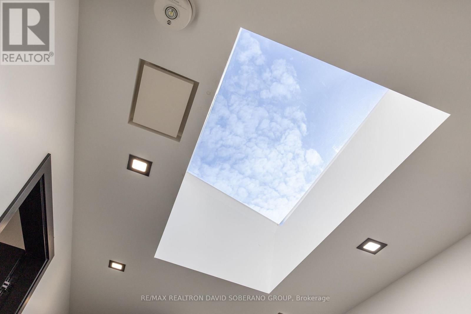 90 EAST LYNN AVENUE Image 29