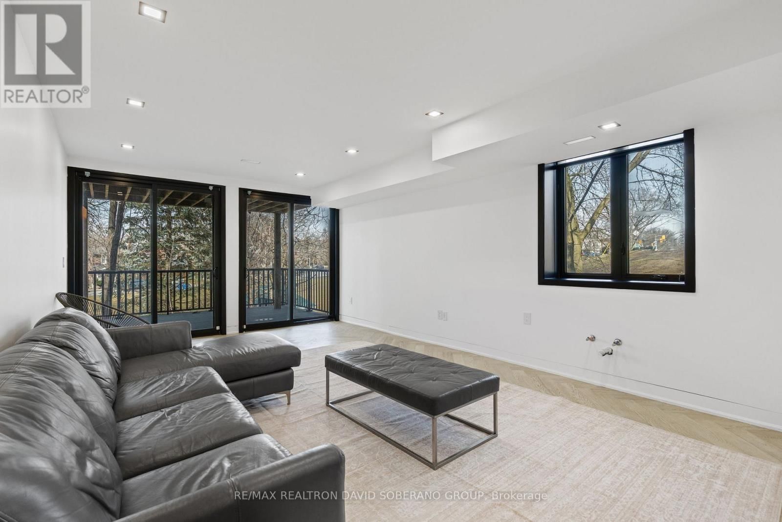 90 EAST LYNN AVENUE Image 37