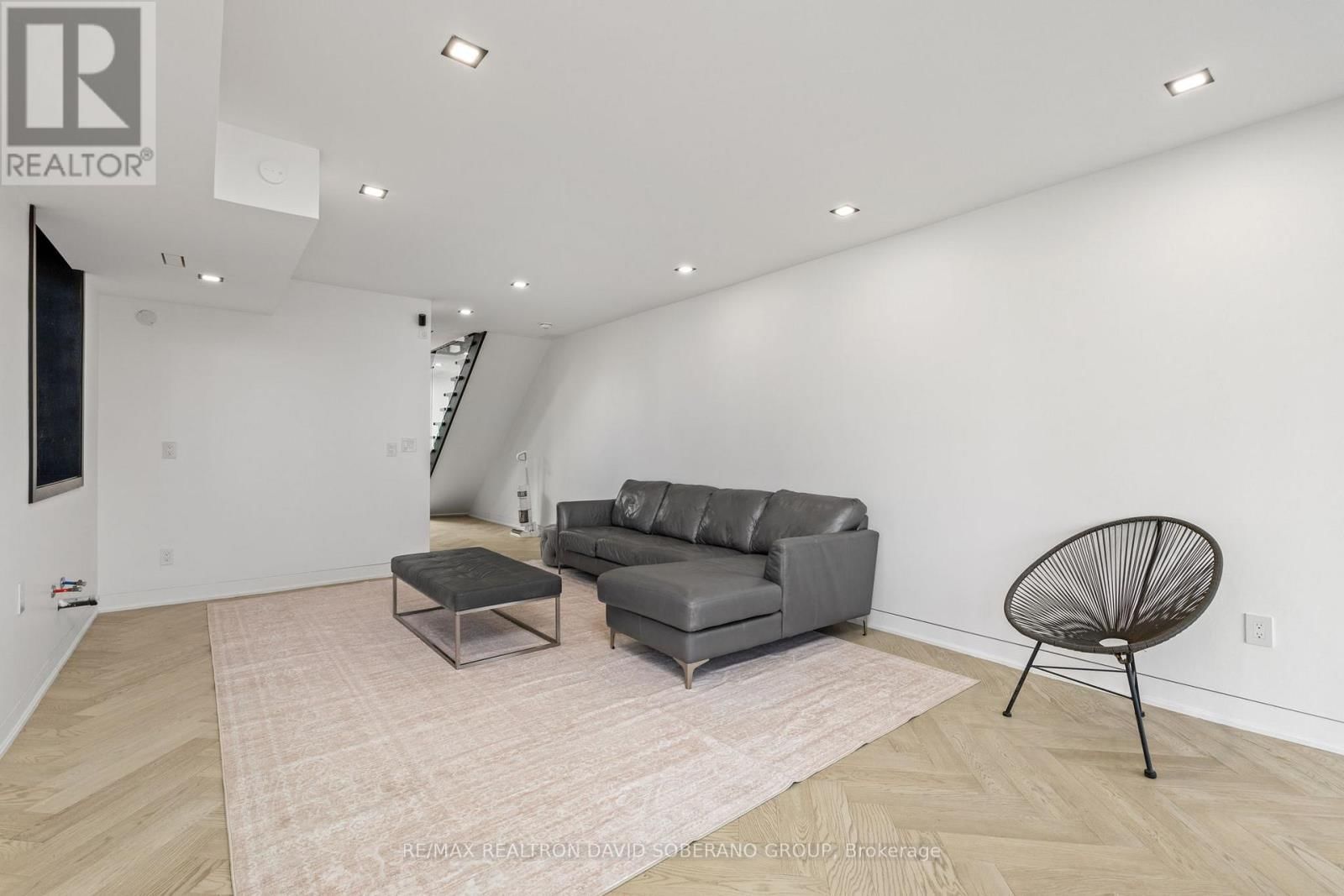 90 EAST LYNN AVENUE Image 39