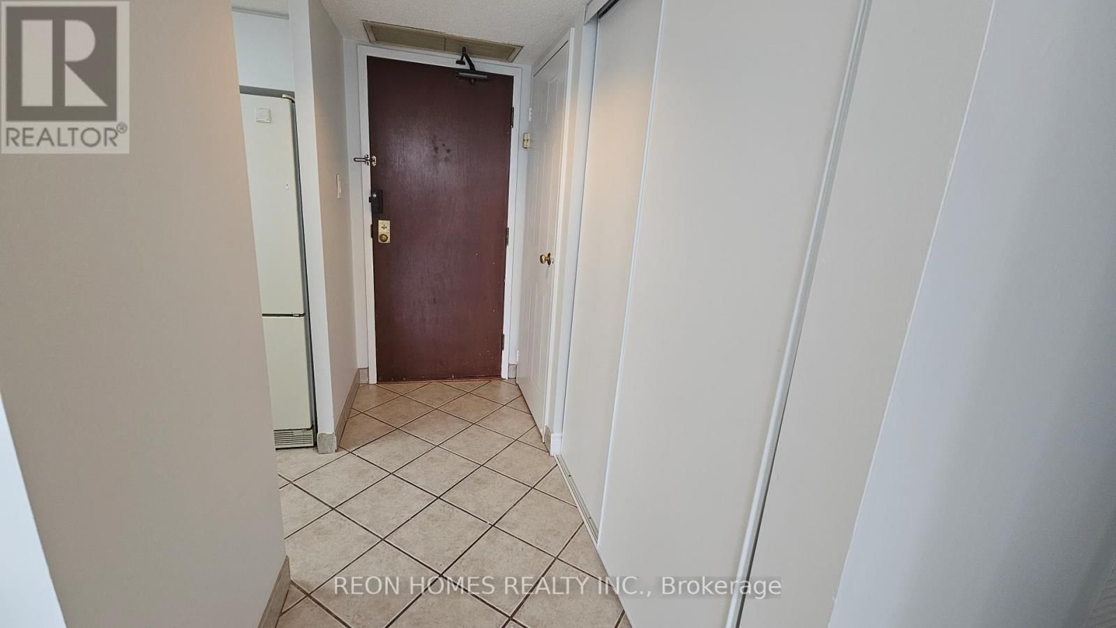 212 - 150 ALTON TOWERS CIRCLE Image 7