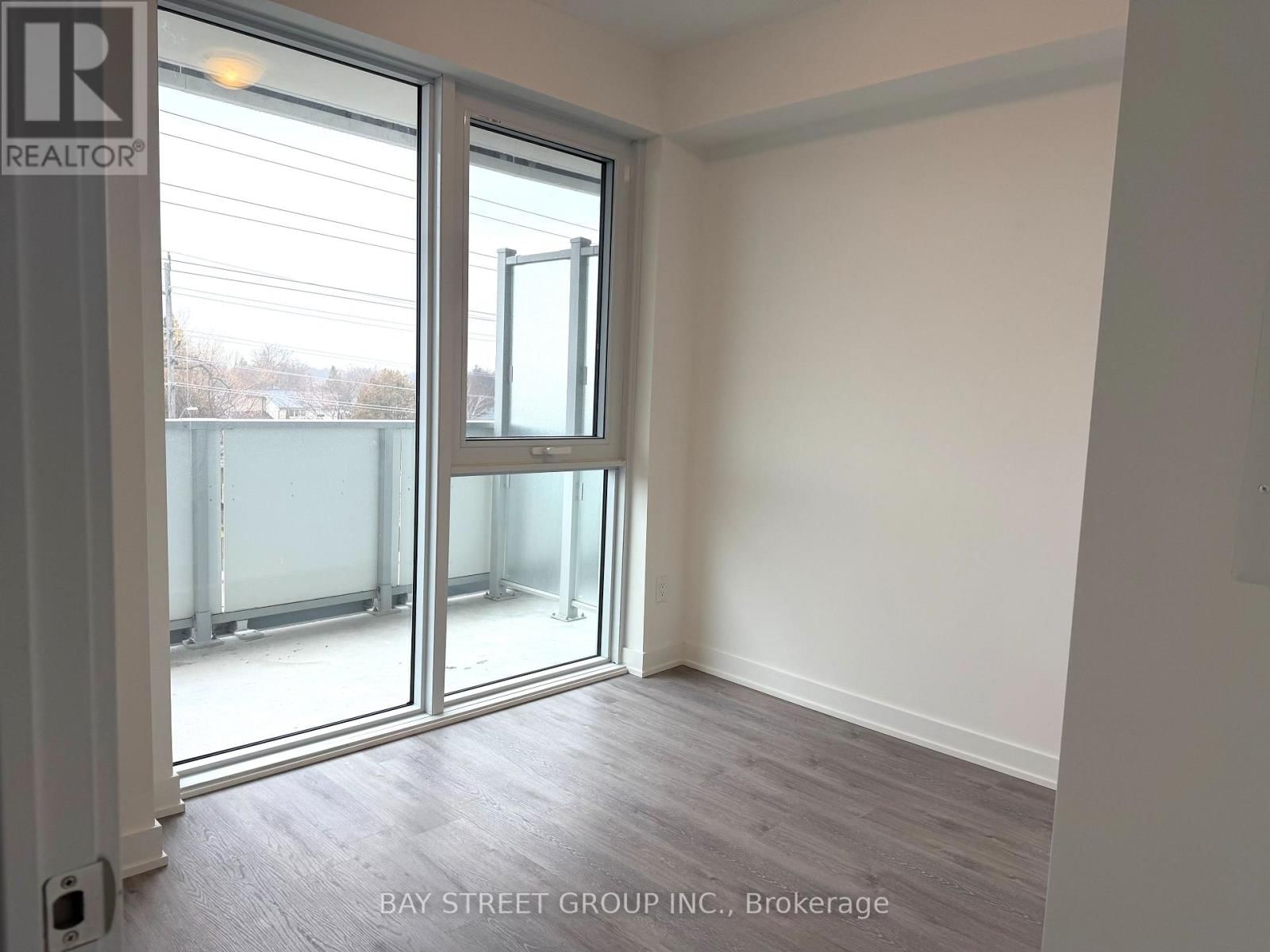 211 - 1010 SANDY BEACH ROAD Image 11