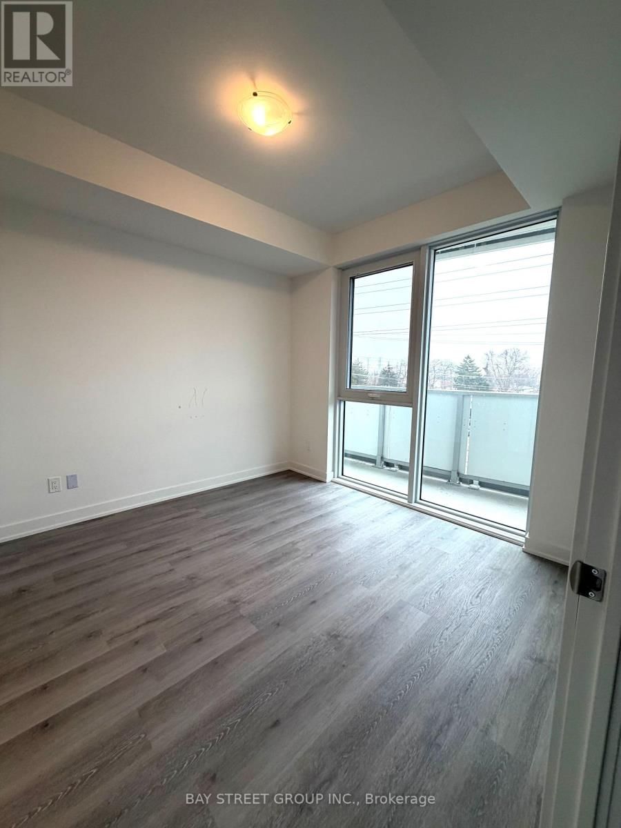 211 - 1010 SANDY BEACH ROAD Image 13