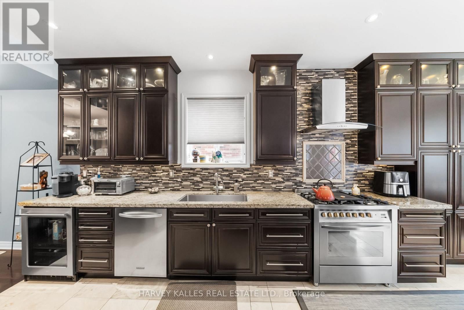 86 ROCKLAND CRESCENT Image 13