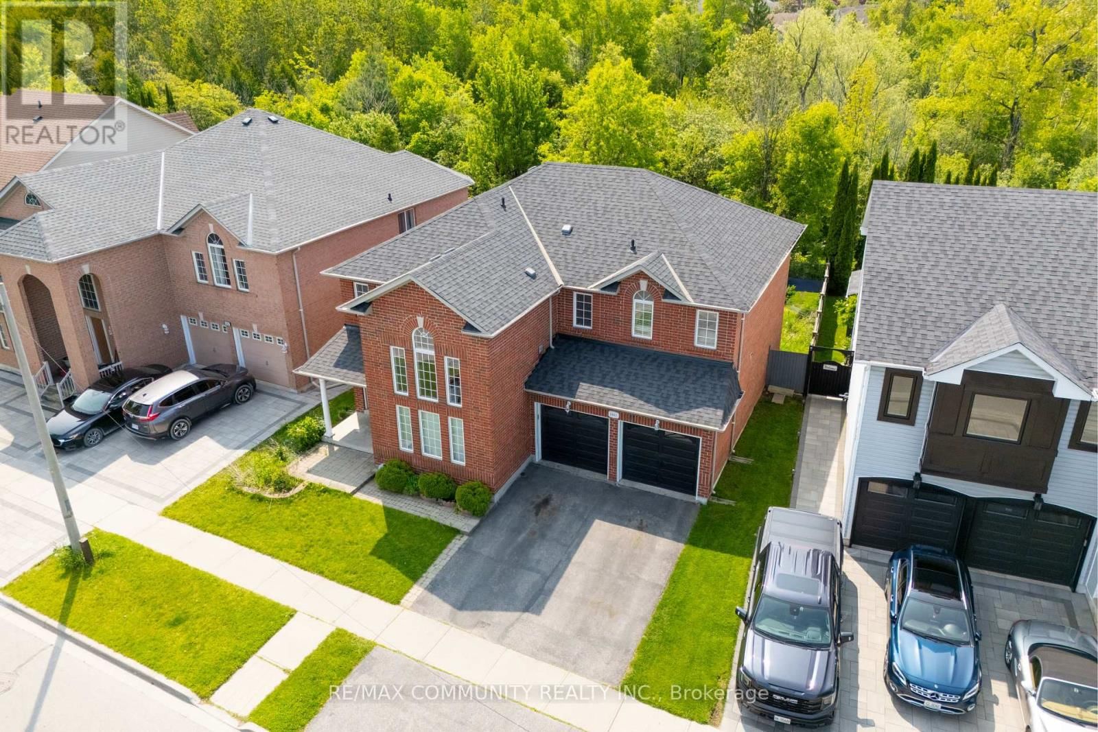 1081 LANGFORD STREET Image 38