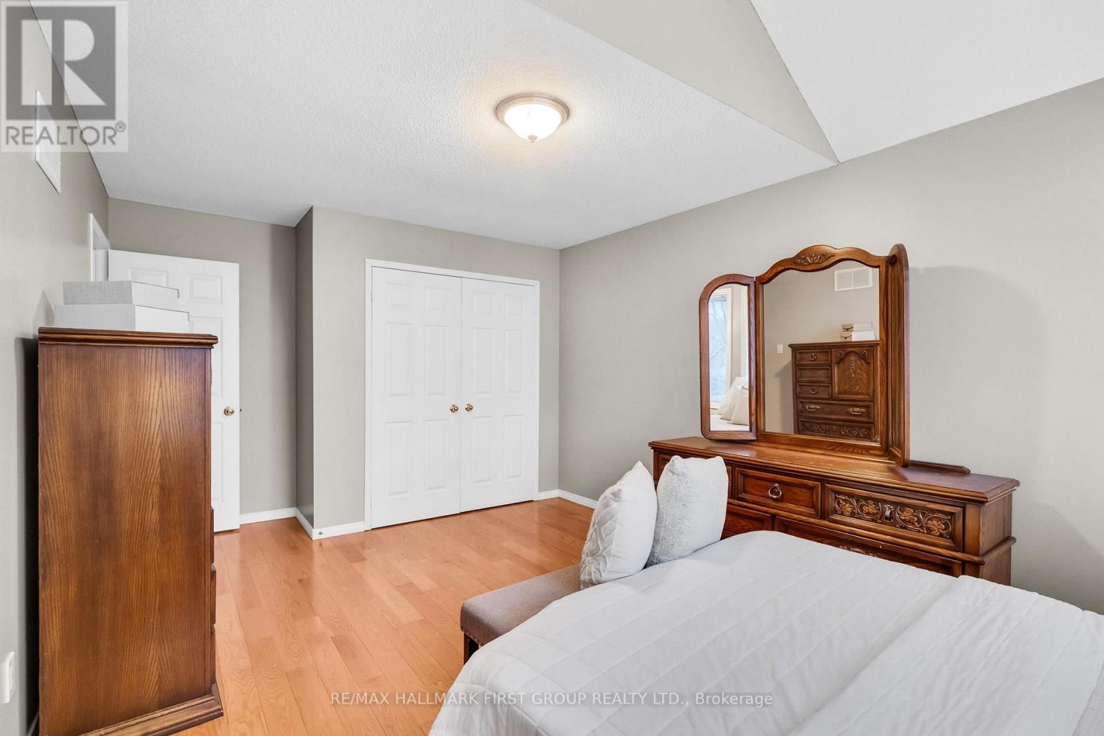 1907 WOODVIEW AVENUE Image 22