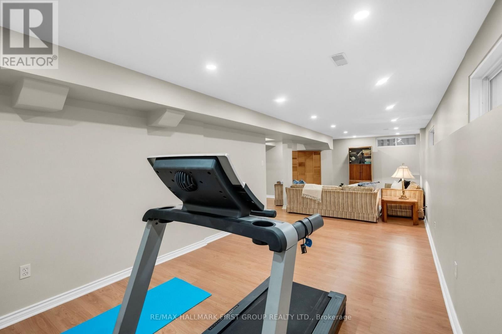 1907 WOODVIEW AVENUE Image 36