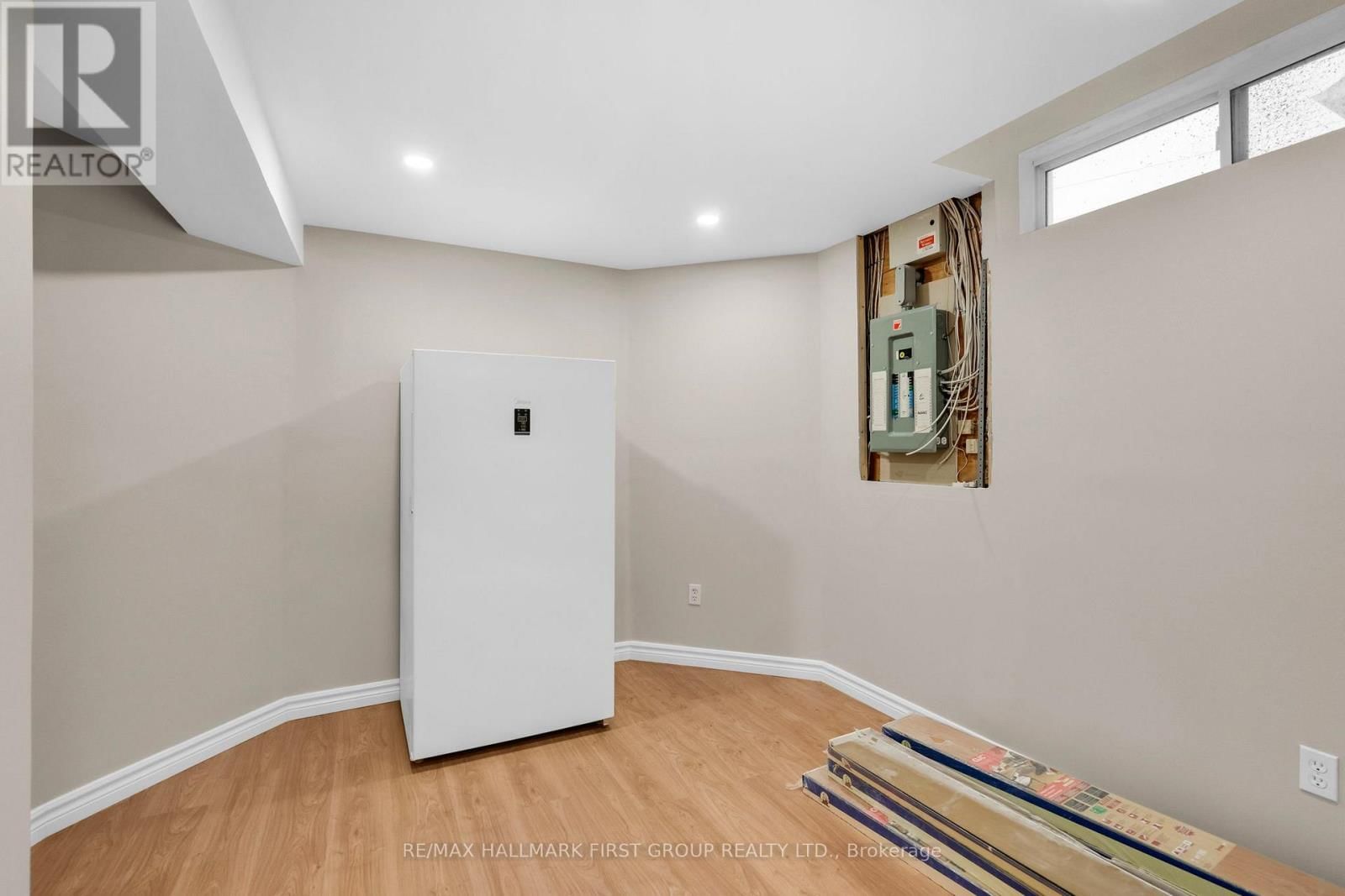 1907 WOODVIEW AVENUE Image 38