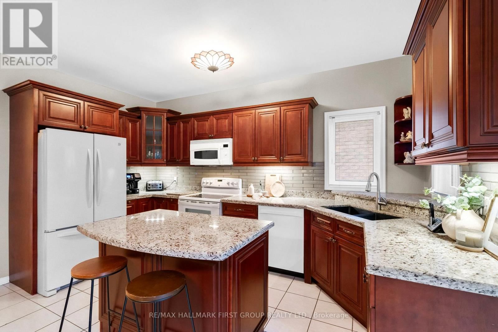 1907 WOODVIEW AVENUE Image 4